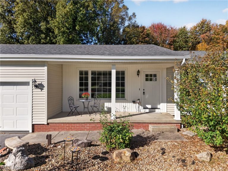 6092 Chidester Drive, Canfield, OH - Photo 2