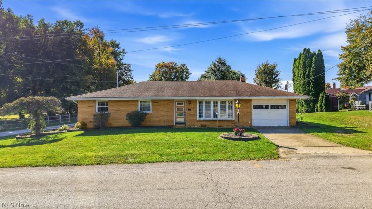 208 Creed Avenue, Hubbard, OH, 44425