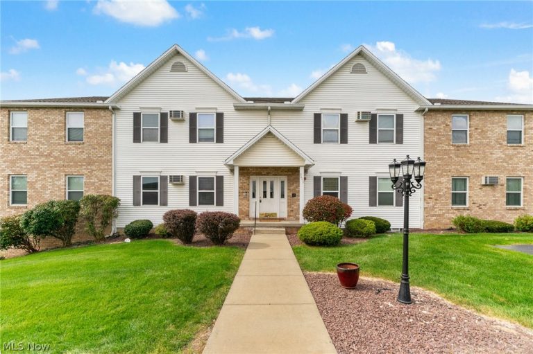 3649 Indian Run Drive, Canfield, OH - Photo 2