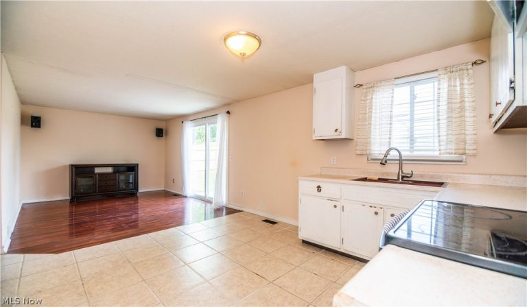 1714 Warrington Road, Massillon, OH - Photo 8