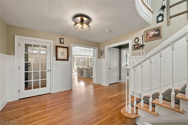 21351 Almar, Shaker Heights, OH - Photo 6