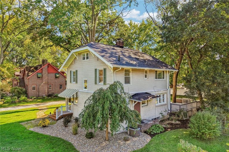 1574 Alton Drive, Akron, OH - Photo 2