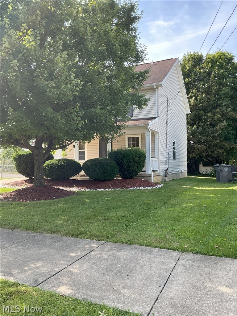 523 Broadway Avenue, Youngstown, OH - Photo 2