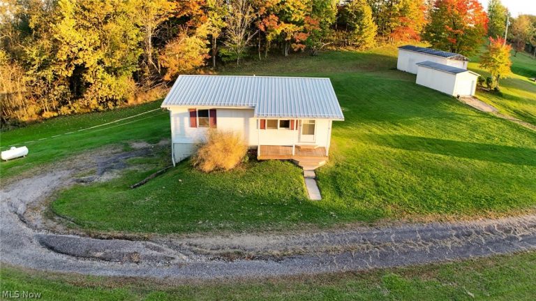 152 Sebring Drive, New Cumberland, WV, 26047