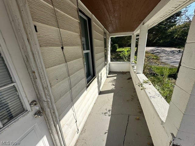 7507 Batavia Avenue, Cleveland, OH - Photo 2
