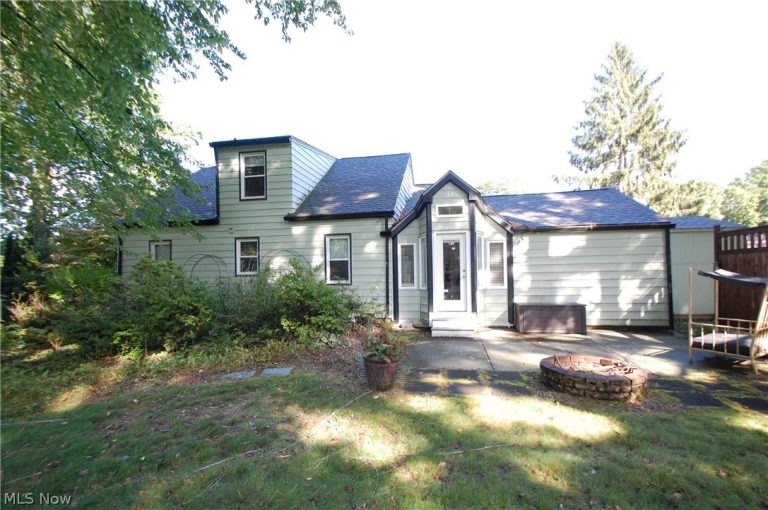 2989 Howell Drive, Poland, OH - Photo 2