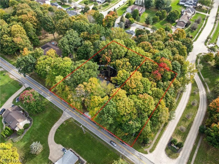 4710 Young Road, Stow, OH - Photo 2