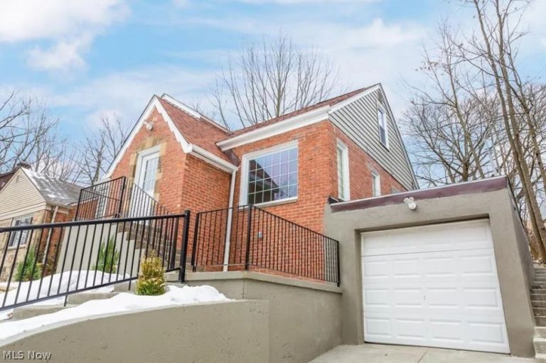 3528 Meadowbrook Boulevard, Cleveland Heights, OH - Photo 3