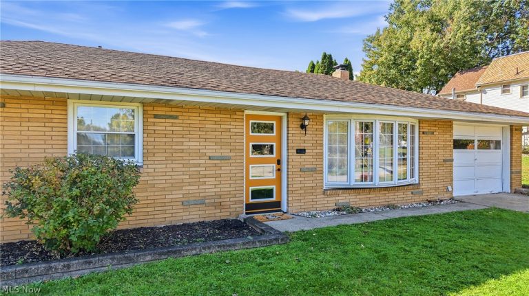 208 Creed Avenue, Hubbard, OH - Photo 4
