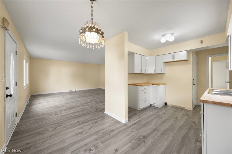 210 Magnolia Avenue, Northfield, OH - Photo 6