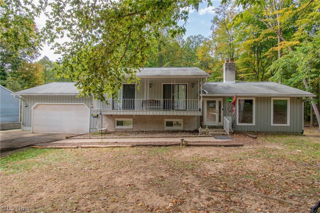 320 Hanna Drive, Tallmadge, OH