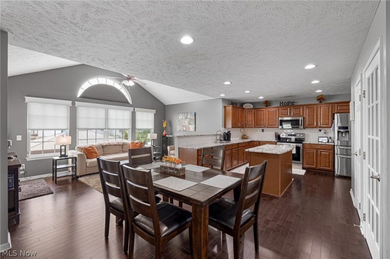 3228 Burnham Drive, Brunswick, OH - Photo 6