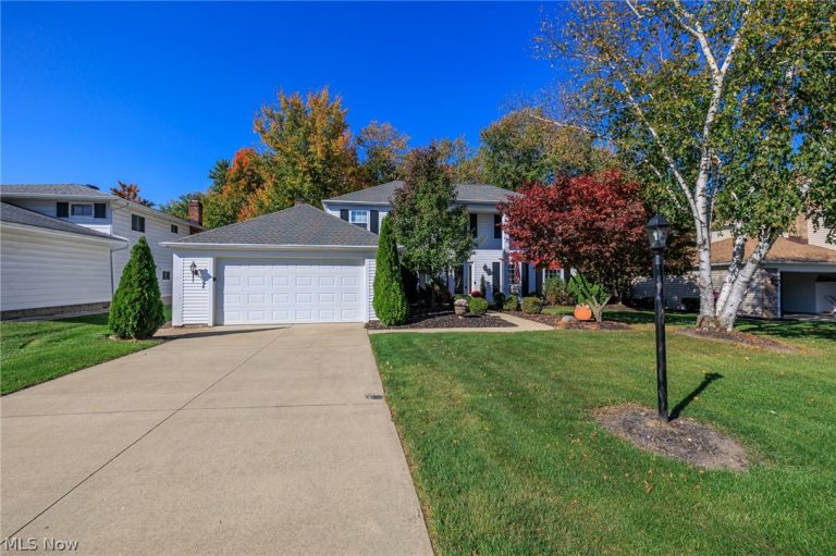 18204 Winchester Court, Strongsville, OH - Photo 2