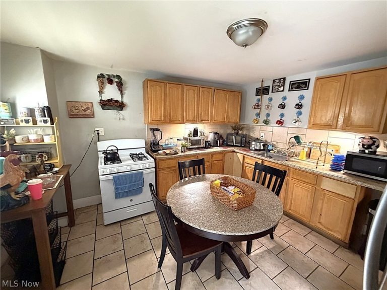 3707 Newark Avenue, Cleveland, OH - Photo 4