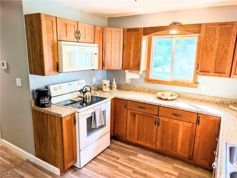 2177 Par Drive, Akron, OH - Photo 4
