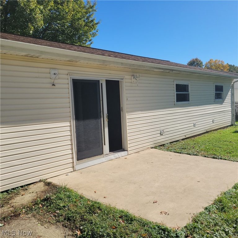 7366 Chennault Drive, North Ridgeville, OH - Photo 4