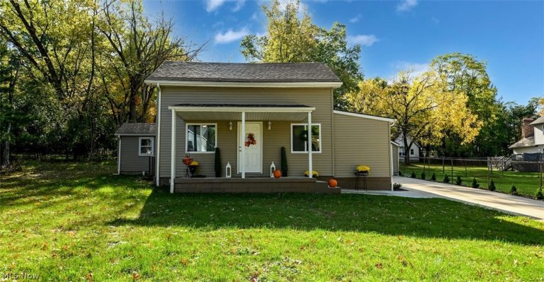 9 Dravis Street, Youngstown, OH - Photo 3