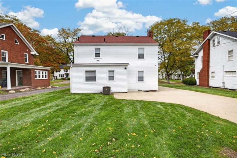 733 Roslyn Avenue, Akron, OH - Photo 8