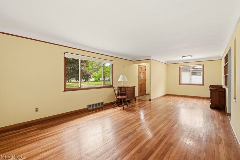 6524 Charles Road, North Olmsted, OH - Photo 6