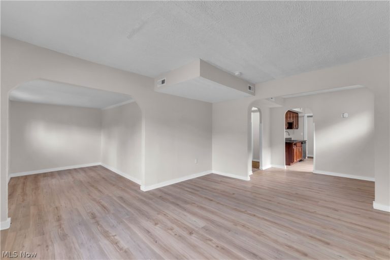 12405 Mcgowan Avenue, Cleveland, OH - Photo 5