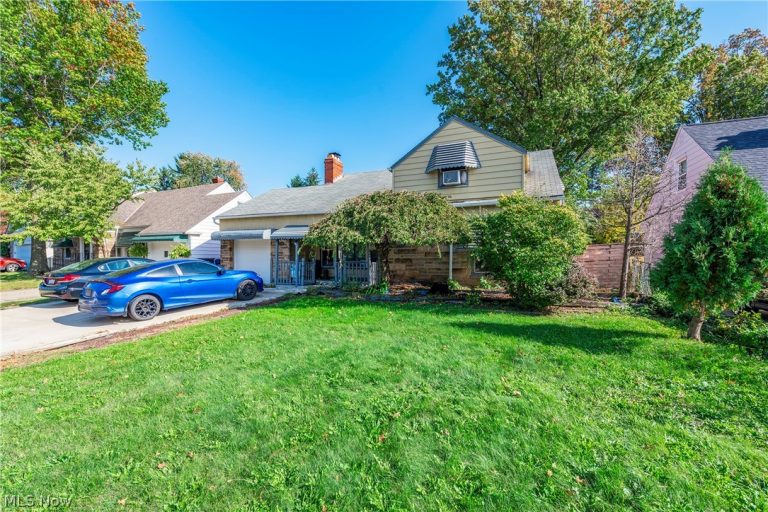 3458 Monticello Boulevard, Cleveland Heights, OH - Photo 2