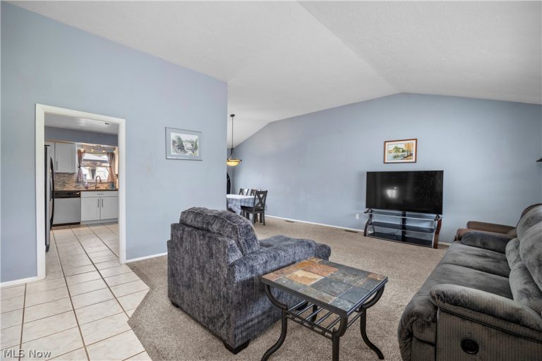 25082 Randall Drive, North Olmsted, OH - Photo 3