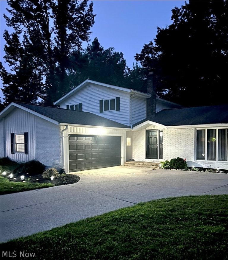 57 Woodhollow Drive, Brunswick, OH - Photo 2