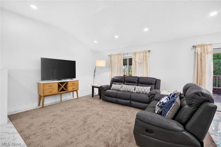 26673 Sudbury Drive, North Olmsted, OH - Photo 6