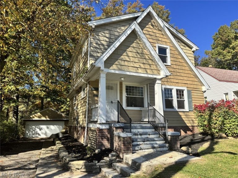 13113 Cranwood Park Boulevard, Garfield Heights, OH - Photo 3