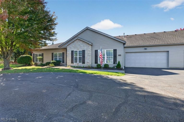 2046 University Commons Drive, Massillon, OH - Photo 3