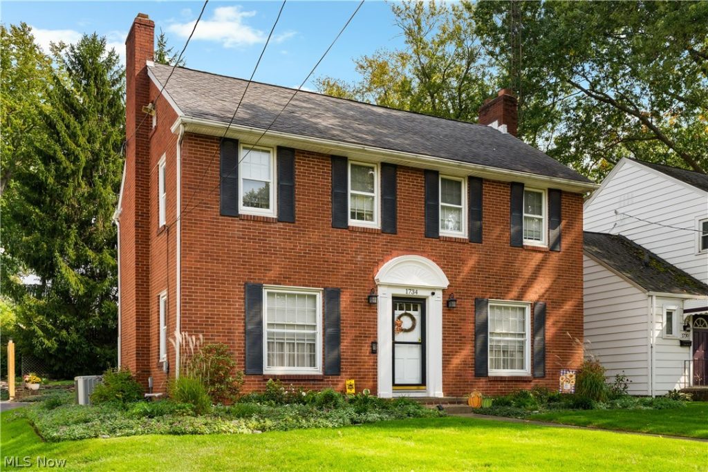 1734 Oberlin Court, Canton, OH
