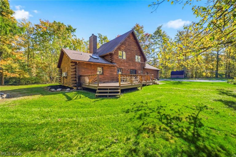 8520 Woodhill Drive, Chardon, OH - Photo 8