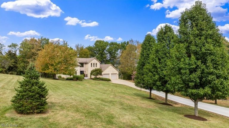 785 Blennerhassett Heights, Washington, WV - Photo 2