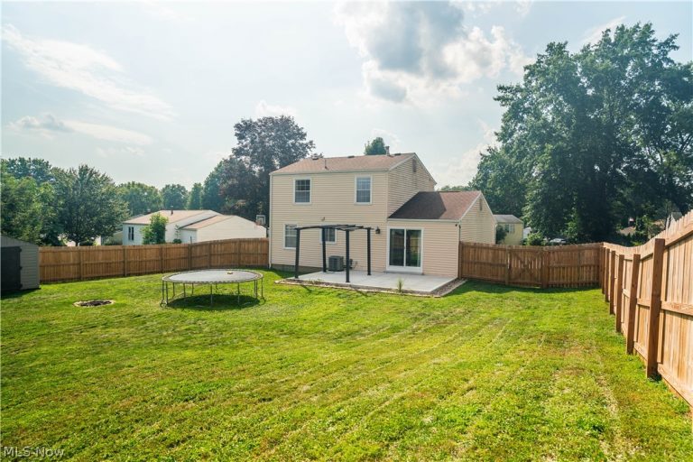 1714 Warrington Road, Massillon, OH - Photo 3