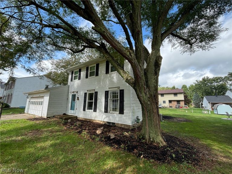 7950 Woodrush Drive, North Canton, OH - Photo 3