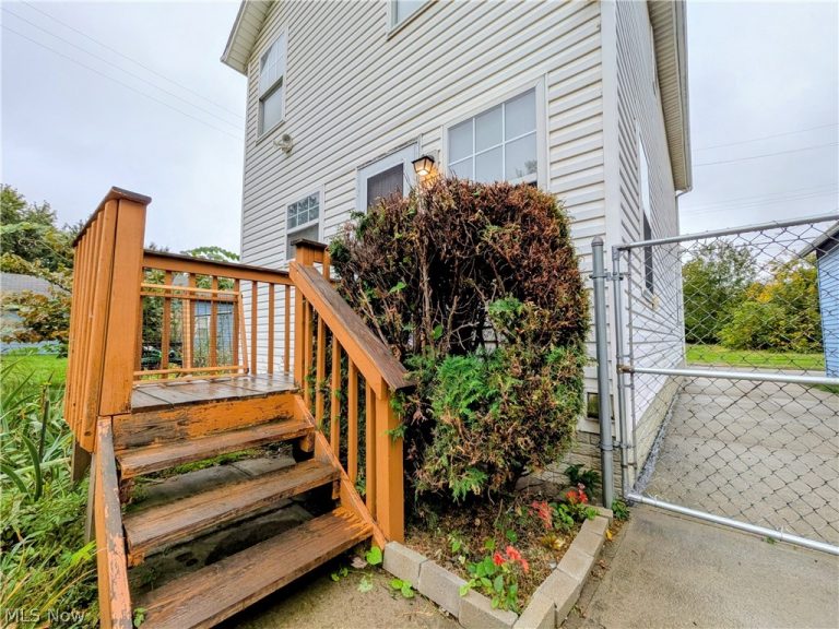 3093 Otokar Avenue, Cleveland, OH - Photo 8