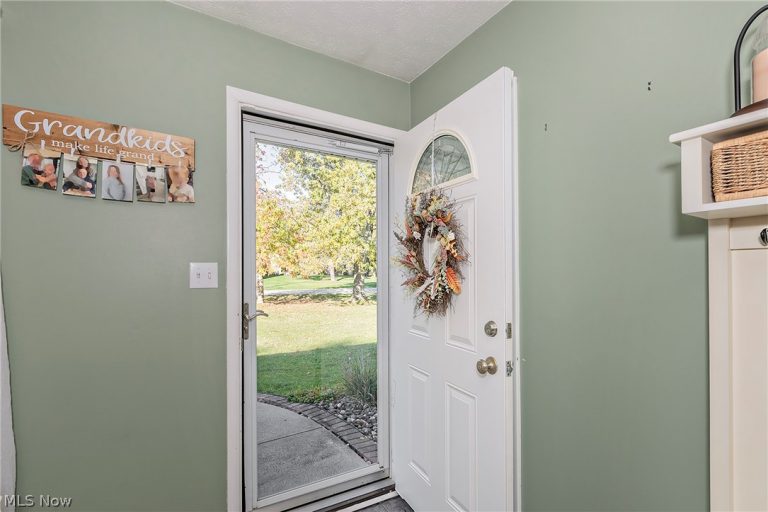 9101 Bedford Road, Macedonia, OH - Photo 4