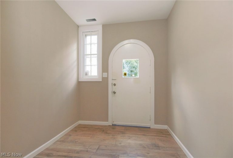2146 95th Street, Cleveland, OH - Photo 2