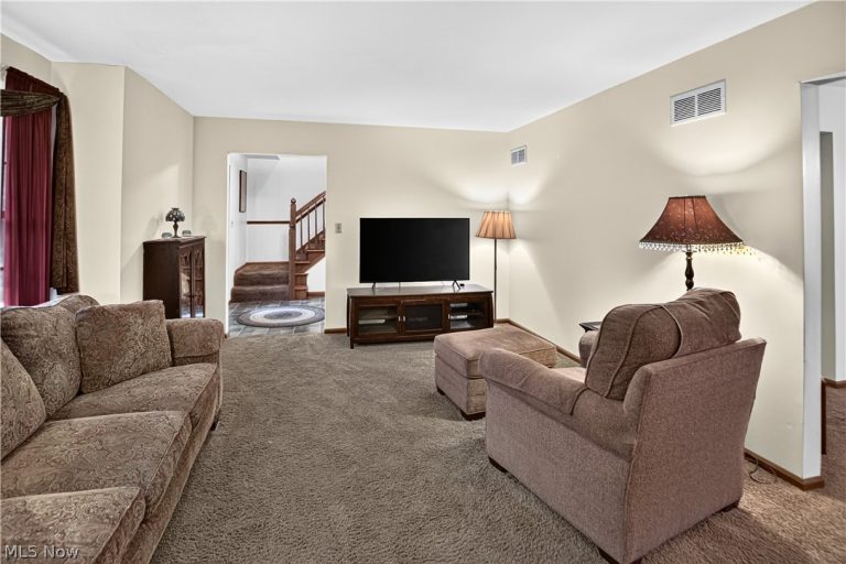 211 Beacon Hill Boulevard, Northfield, OH - Photo 8