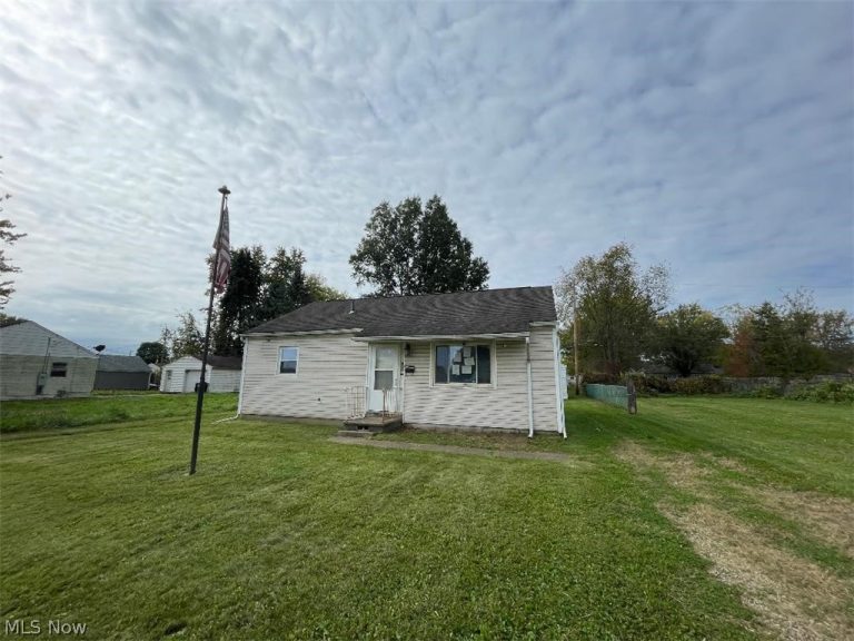 1933 Bollinger Avenue, Canton, OH - Photo 4