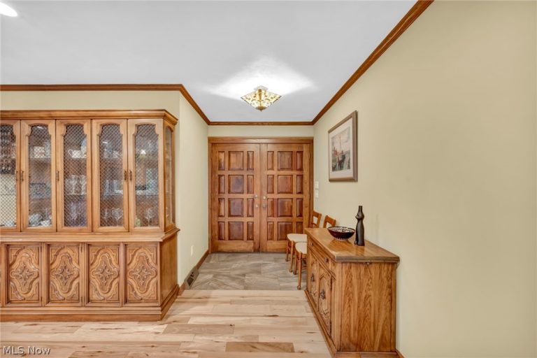 513 Somerset Road, Akron, OH - Photo 8