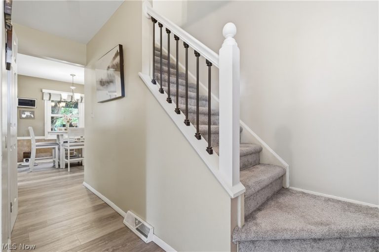 6124 Sherwood Drive, North Olmsted, OH - Photo 3