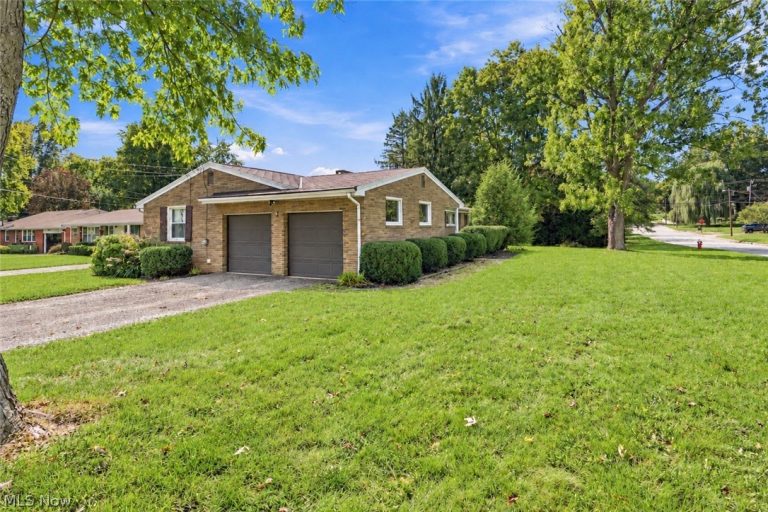 622 Summit Street, North Canton, OH - Photo 2