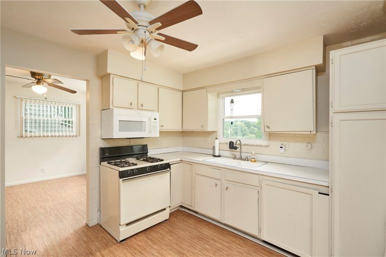 421 Malacca Street, Akron, OH - Photo 6