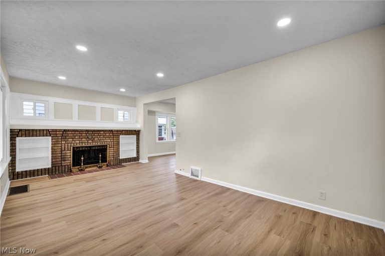 2077 Wyandotte Avenue, Lakewood, OH - Photo 6