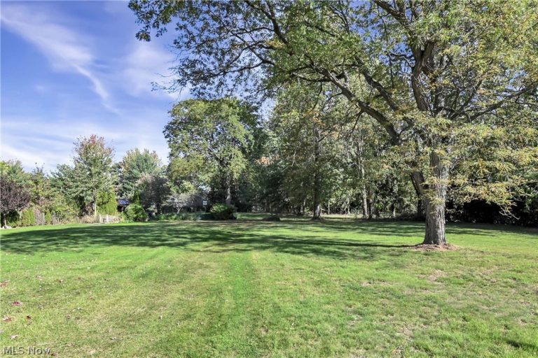 4701 Dover Center Road, North Olmsted, OH - Photo 6