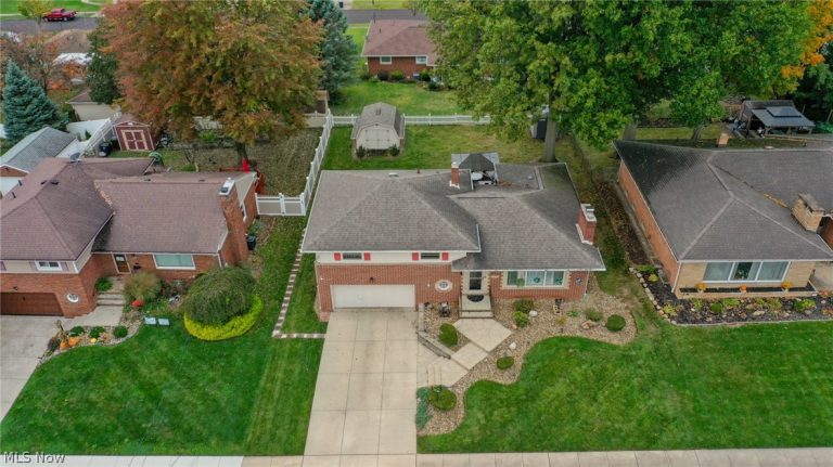 1862 Marigold Avenue, Akron, OH - Photo 2