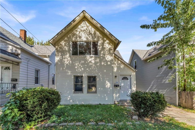 7508 Neville Avenue, Cleveland, OH - Photo 2