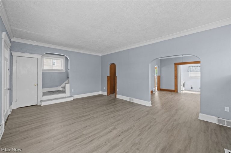 160 Claremont Avenue, Canton, OH - Photo 8