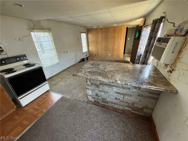 829 Zella Avenue, New Philadelphia, OH - Photo 6